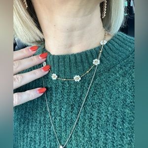 Pearl flower necklace